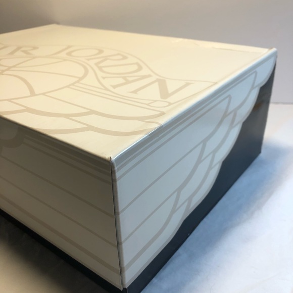 Air Jordan 2 Retro White cement Grey Sail Black Men’s Size 9.5 Women’s 11 New - Picture 11 of 15